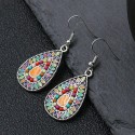 Spalvingi auskarai